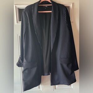 FASHION NOVA - NAVY BLUE PINSTRIPE BLAZER - WOMEN’S SIZE 1X (RUNS A BIT SMALL)